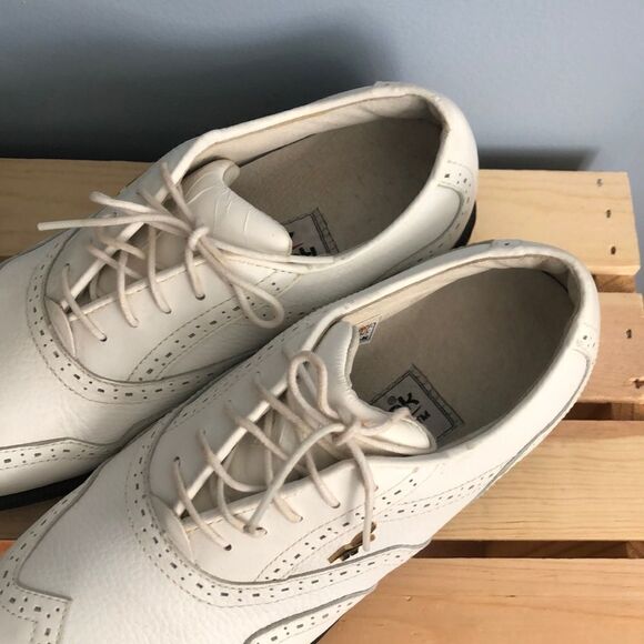 Vintage Reebok Wing Tip Women’s Gold Cleats - Picture 4 of 4